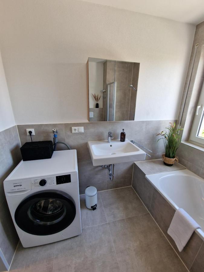 C4S Come4Stay Altoetting - 3-Zi Whg I Zentrale Lage I Parkplatz I Balkon I Wifi I Smarttv I 1 Kingsize, 1 Queensize Bett I Office Arbeitsplatz I Wohnbereich Mit Couch Und Essbereich I Voll Ausgestattete Kueche I Nespresso ภายนอก รูปภาพ