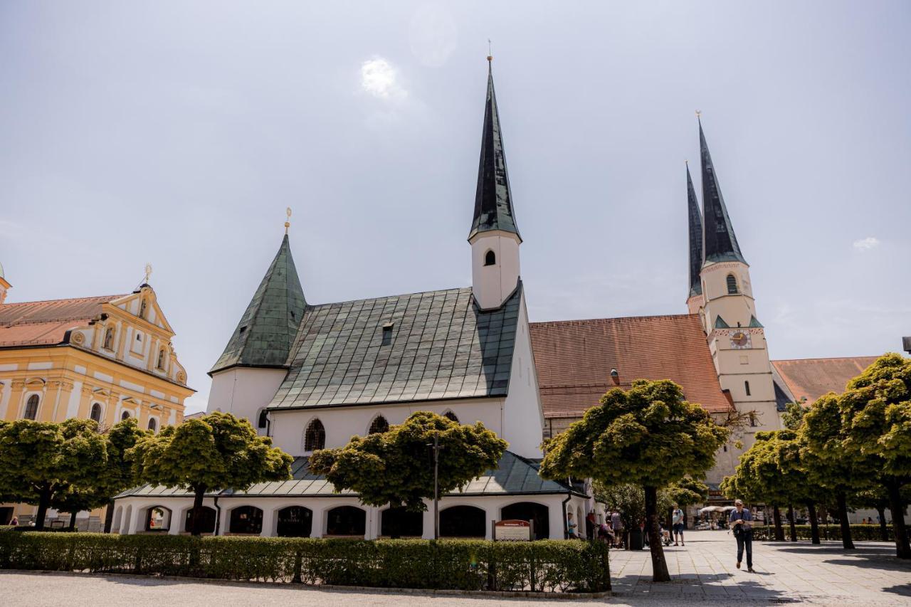 C4S Come4Stay Altoetting - 3-Zi Whg I Zentrale Lage I Parkplatz I Balkon I Wifi I Smarttv I 1 Kingsize, 1 Queensize Bett I Office Arbeitsplatz I Wohnbereich Mit Couch Und Essbereich I Voll Ausgestattete Kueche I Nespresso ภายนอก รูปภาพ