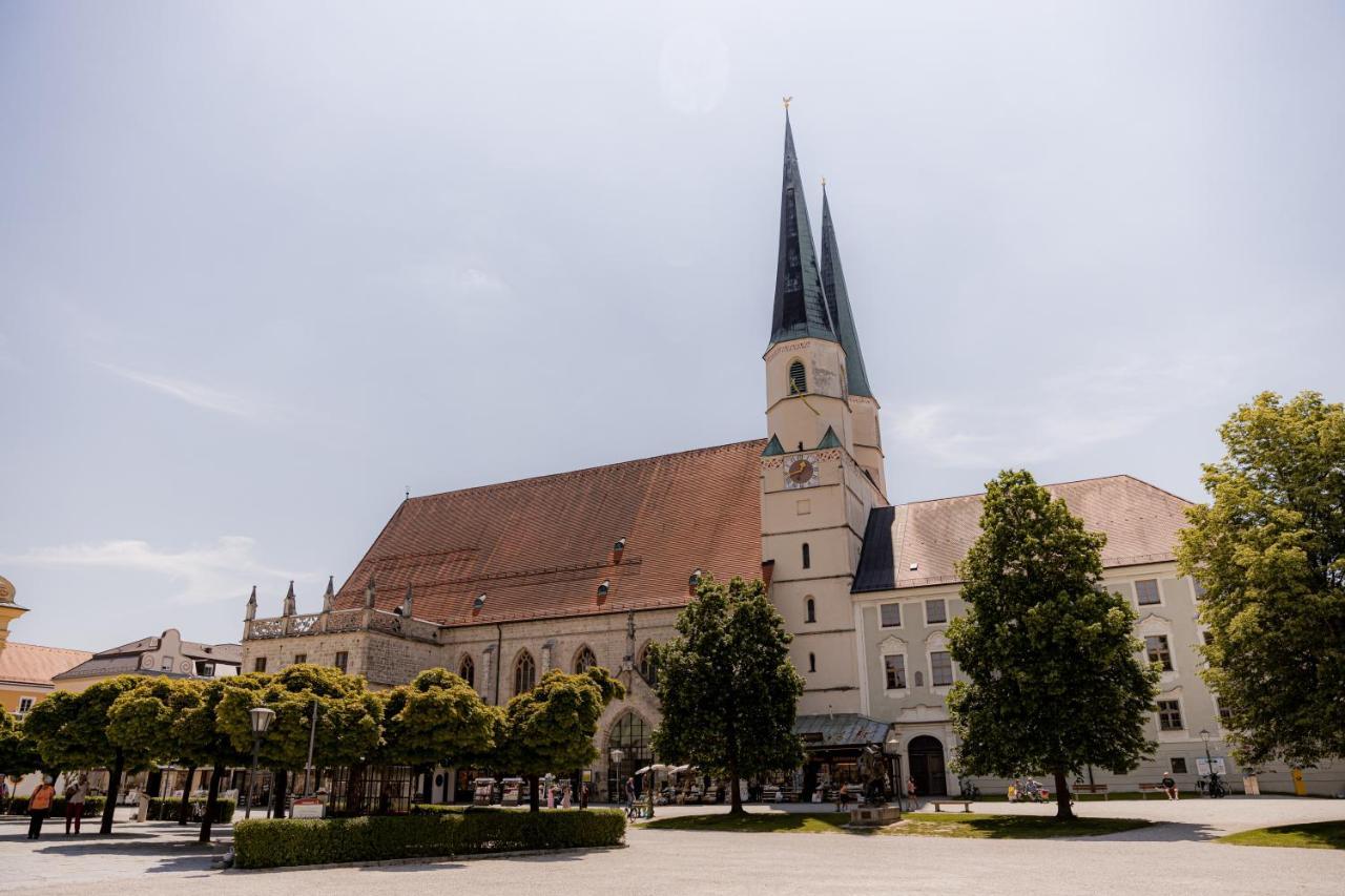 C4S Come4Stay Altoetting - 3-Zi Whg I Zentrale Lage I Parkplatz I Balkon I Wifi I Smarttv I 1 Kingsize, 1 Queensize Bett I Office Arbeitsplatz I Wohnbereich Mit Couch Und Essbereich I Voll Ausgestattete Kueche I Nespresso ภายนอก รูปภาพ