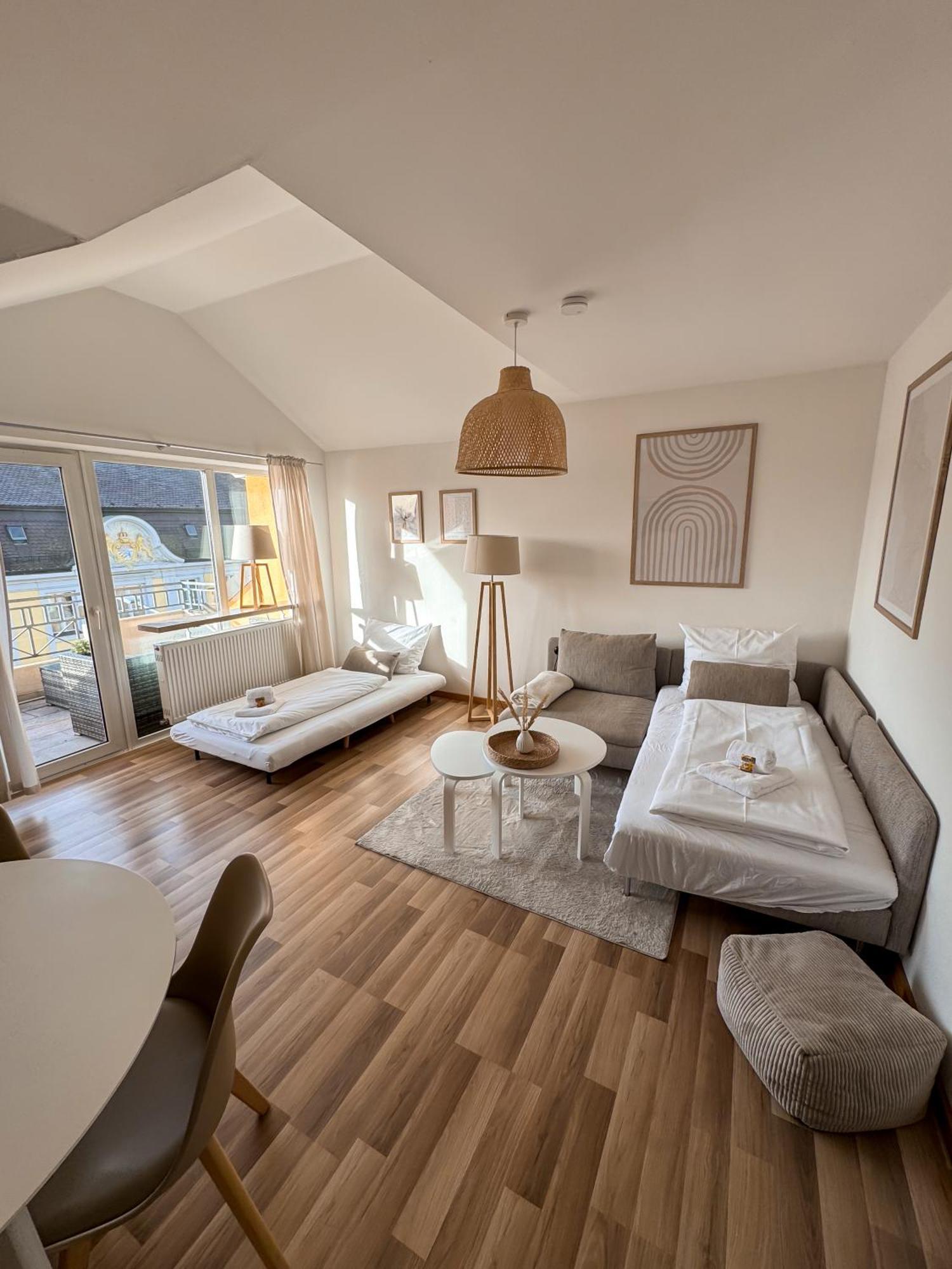 C4S Come4Stay Altoetting - 3-Zi Whg I Zentrale Lage I Parkplatz I Balkon I Wifi I Smarttv I 1 Kingsize, 1 Queensize Bett I Office Arbeitsplatz I Wohnbereich Mit Couch Und Essbereich I Voll Ausgestattete Kueche I Nespresso ภายนอก รูปภาพ